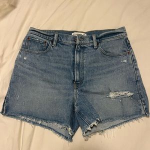 Abercrombie and Fitch High Rise 4 Inch Mom Shorts